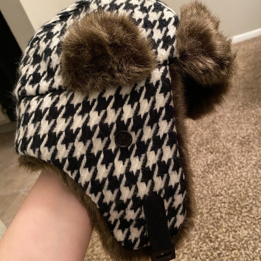 Mudd Houndstooth Flap Hat With Faux Fur Trim